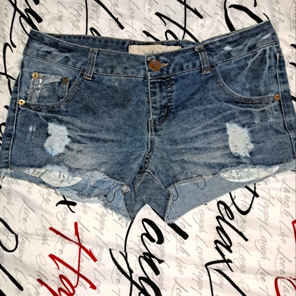 SEXY CUT OFF DENIM SHORTS (OFFERS EXCEPTED)
